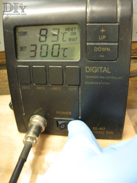 Faites chauffer votre fer à souder