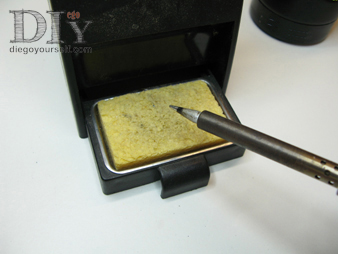 Nettoyage à l'éponge de la panne