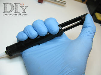 Chargement de la pompe à dessouder