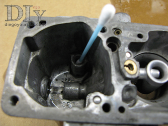 Carburateur Solex 32 DIS Nettoyage de la cuve