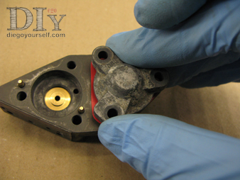 Carburateur Solex 32 DIS Repose de la membrane de l'enrichisseur.