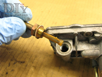 Carburateur Solex 32 DIS bec d'arrivée d'essence