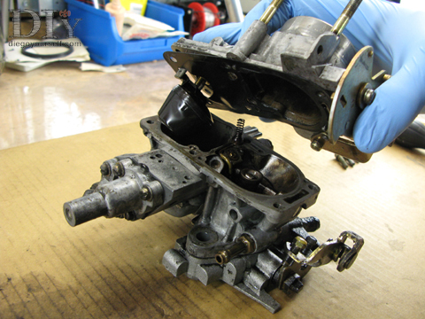 Carburateur Solex 32 DIS séparation du couvercle