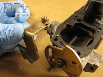 Carburateur Solex 32 DIS support du câble de starter