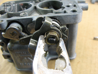 Carburateur Weber 32 DRT remontage de la commande de l'accélérateur