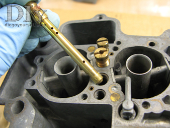 Carburateur Weber 32 DRT repose des ajutages d'automaticité