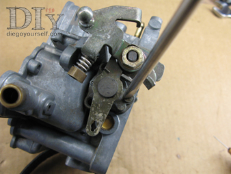 Carburateur Weber 32 DRT repose de la membrane de l'enrichisseur