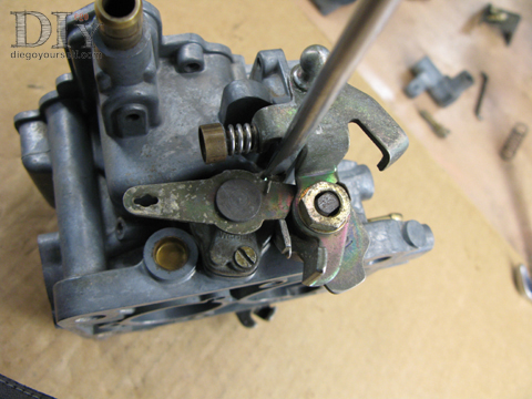 Carburateur Weber 32 DRT repose de la membrane de l'enrichisseur