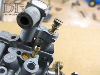 Carburateur Weber 32 DRT repose de la rallonge de la vis de richesse
