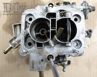 Carburateur Weber 32 DRT vis du couvercle