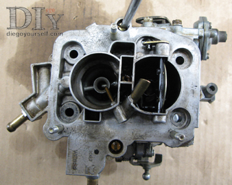 Carburateur Weber 32 DRT vis du couvercle
