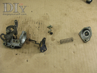 Carburateur Weber 32 DRT démontage de la membrane du starter