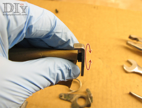 Carburateur Weber 32 DRT ponçage de l'axe du deuxième corps