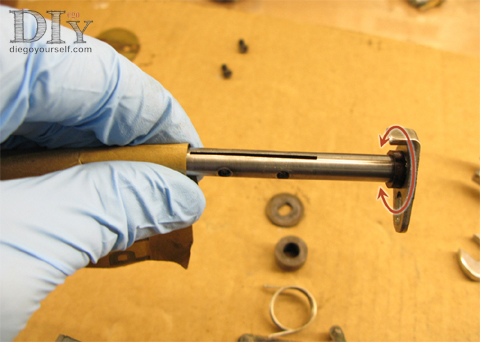 Carburateur Weber 32 DRT ponçage de l'axe du deuxième corps