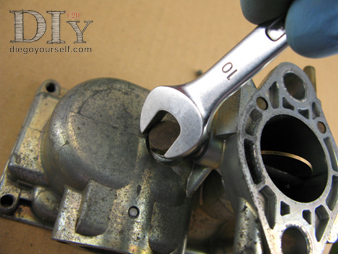 Carburateur Zenith 28 IF Remontage du bouchon de regard