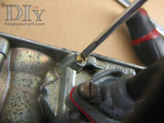 Carburateur Zenith 28 IF Remontage du gicleur de reprise