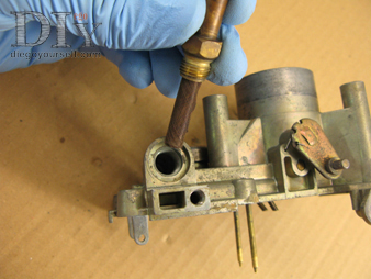 Carburateur Zenith 28 IF Remontage de l'arrivée d'essence