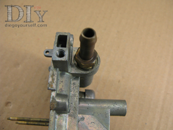 Carburateur Zenith 28 IF Remontage de l'arrivée d'essence