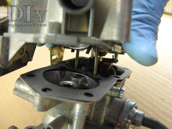 Carburateur Zenith 28 IF Repose du couvercle