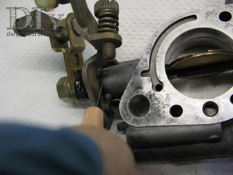 Carburateur Zenith 32 IF2 Huiler les axes