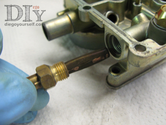 Carburateur Zenith 32 IF2 Repose du bec d'arrivée d'essence