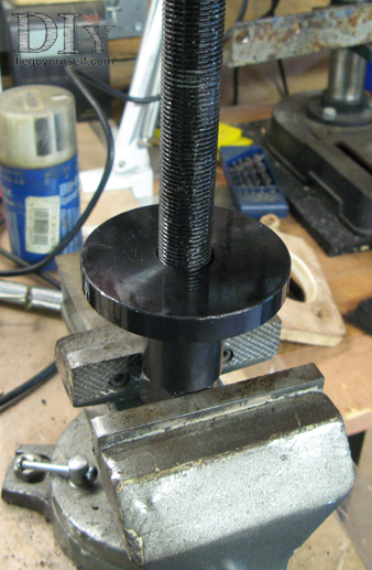 Remontage du porte-fusée : repose du roulement