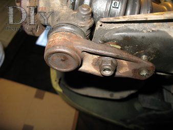 Repose du porte-fusée : rotule de suspension