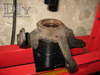 Roulement : extraction du roulement sur porte-fusée