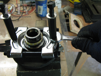 Roulement : extraction du roulement sur moyeu