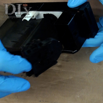 Retirez l'interrupteur du ventilateur