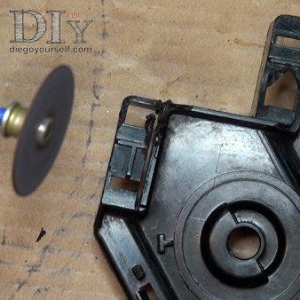 Découpez les anciens supports