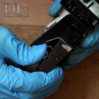 Remise des clips des câbles de commande