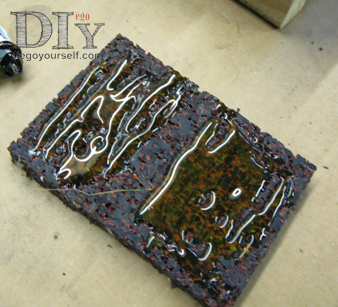 Collage du caoutchouc