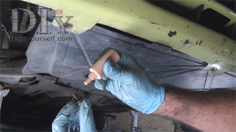 Repose du cache moteur