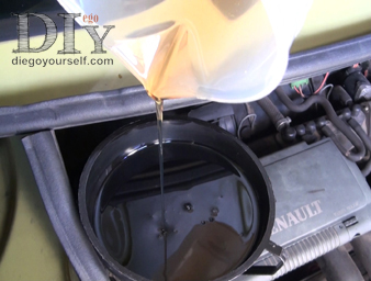 Remplir avec la nouvelle huile